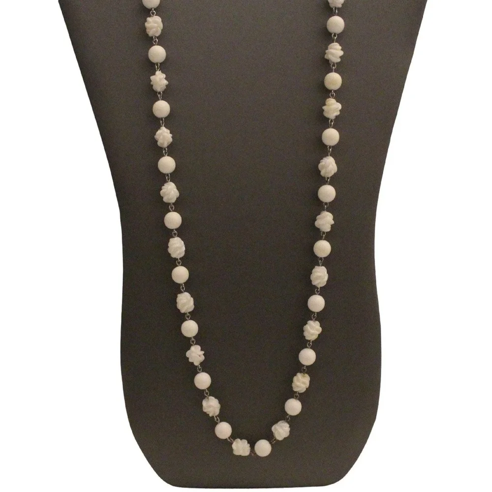 Sarah Coventry White Sculpted Bead Necklace 28